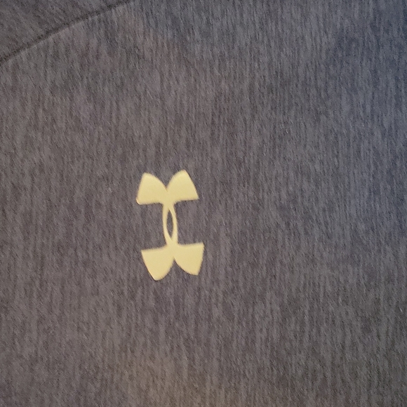 Under Armour Tech Tee V-neck Large Blue Excellent condition - Picture 2 of 4